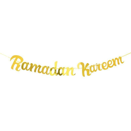 Chic Wooden Eid Mubarak Decoration: Celebrate in Elegance - Très Elite