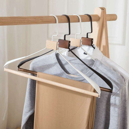 Chic Wooden Hanger Set with Wide Shoulders for Stylish Closet Storage - Très Elite