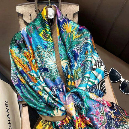 Coastal Charm: Elegant Multi-Hued Beach Scarf - Stylish UV Protection - Très Elite