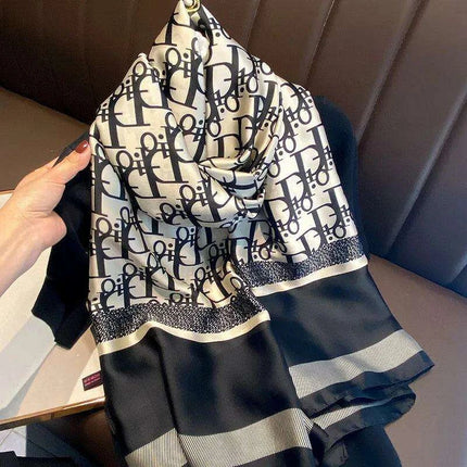 Coastal Charm: Elegant Multi-Hued Beach Scarf - Stylish UV Protection - Très Elite