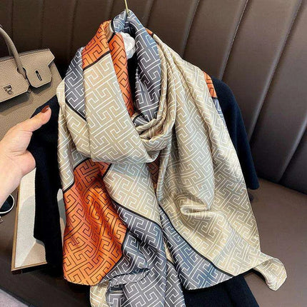 Coastal Charm: Elegant Multi-Hued Beach Scarf - Stylish UV Protection - Très Elite