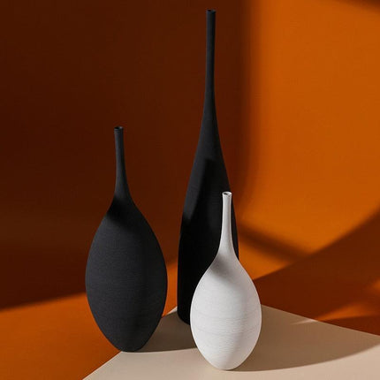 Contemporary Monochrome Vase for Stylish Home Decor - Très Elite