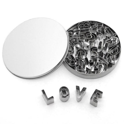 Creative Baking Bliss: 24-Piece Premium Stainless Steel Cookie Cutter Collection - Très Elite
