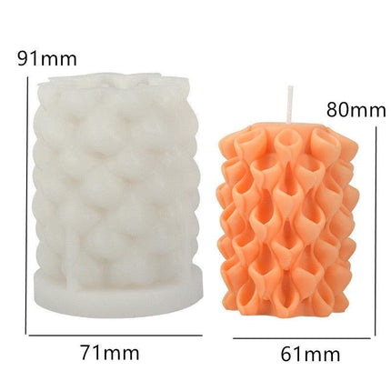 Creative Spiral Pillar Silicone Mold for Unique Candle and Soap Crafting! - Très Elite
