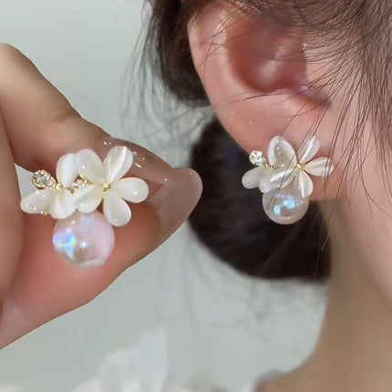 Delightful Gold Cupid Angel Stud Earrings - Elegant Women's Accessory - Très Elite
