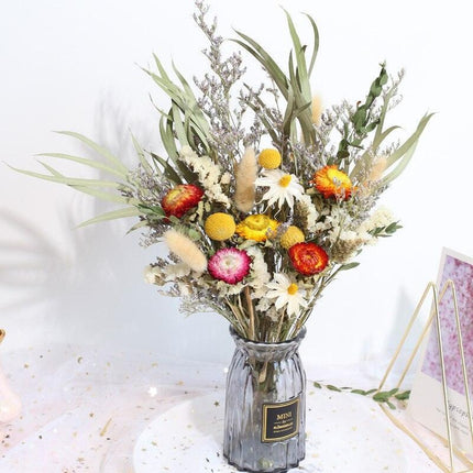 Dried Floral Elegance: Nature's Charm Arrangement Set for Home Decor and Photography - Très Elite