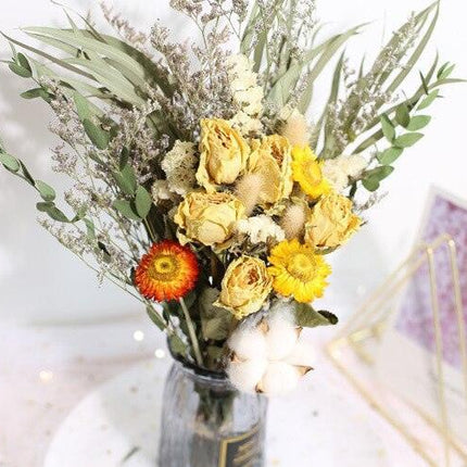 Dried Floral Elegance: Nature's Charm Arrangement Set for Home Decor and Photography - Très Elite