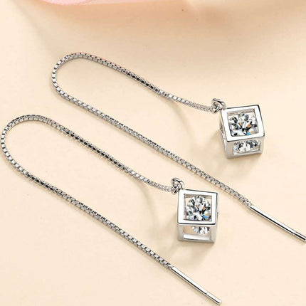 Elegant 2 Carat Lab-Diamond Sterling Silver Threader Earrings for Timeless Style - Très Elite