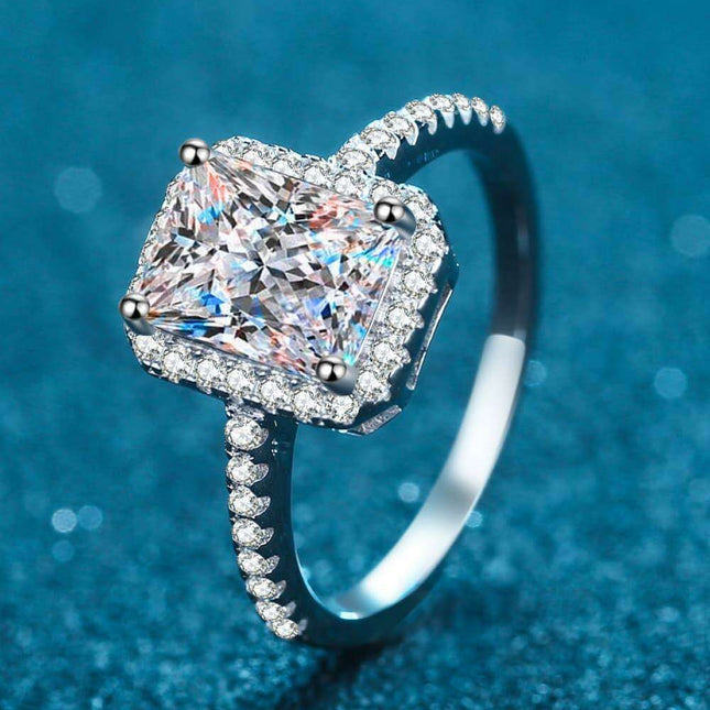 Elegant 2 Carat Moissanite and Zircon Silver Ring - Luxury Edition