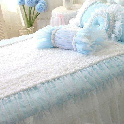 Elegant 3D Rose Pattern White Wedding Bedding Set for a Romantic Bedroom Retreat - Très Elite