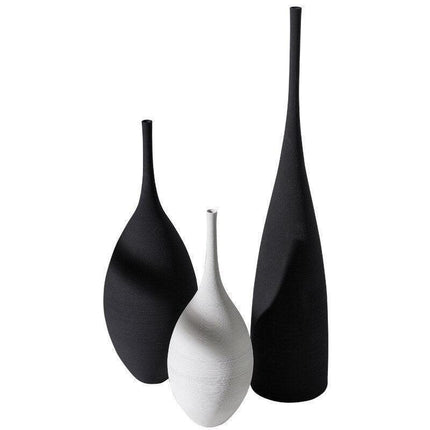 Elegant Artisan: Distinctive Black and White Handmade Ceramic Vase