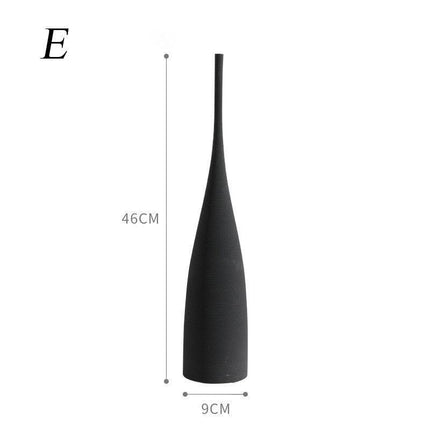 Elegant Artisan: Distinctive Black and White Handmade Ceramic Vase