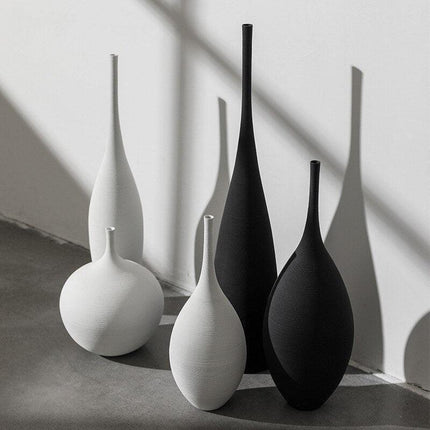 Elegant Artisan: Distinctive Black and White Handmade Ceramic Vase