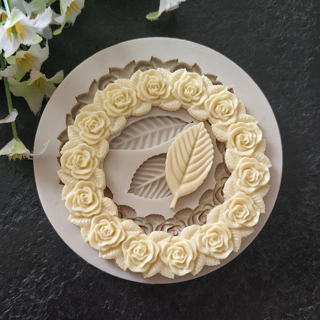Elegant Artisan Silicone Mold for Creative Rosette and Picture Frame Baking - Très Elite