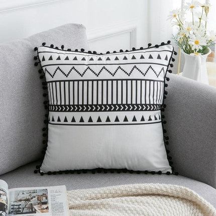 Elegant Black and White Velvet Pillowcase for a Luxurious Home Atmosphere - Très Elite