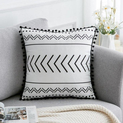 Elegant Black and White Velvet Pillowcase for a Luxurious Home Atmosphere - Très Elite