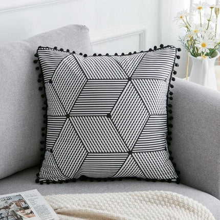 Elegant Black and White Velvet Pillowcase for a Luxurious Home Atmosphere - Très Elite