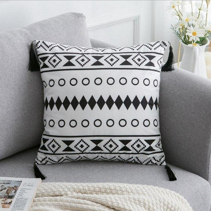 Elegant Black and White Velvet Pillowcase for a Luxurious Home Atmosphere - Très Elite
