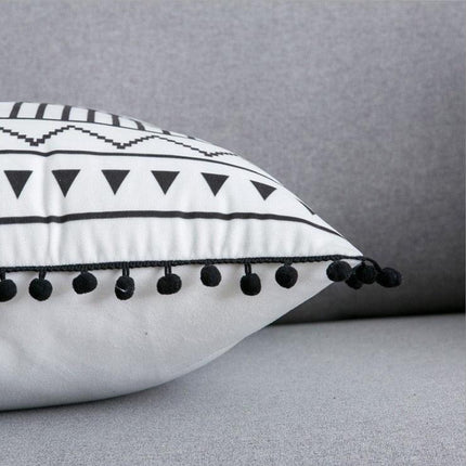Elegant Black and White Velvet Pillowcase for a Luxurious Home Atmosphere - Très Elite