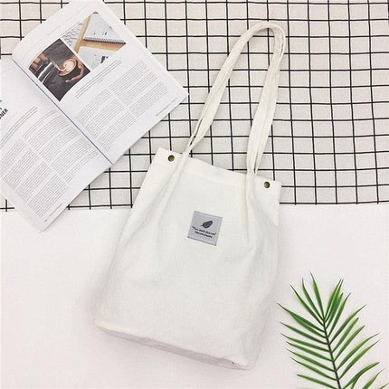 Elegant Canvas Crossbody Tote Bag with Chic Hasp Fastening - Très Elite
