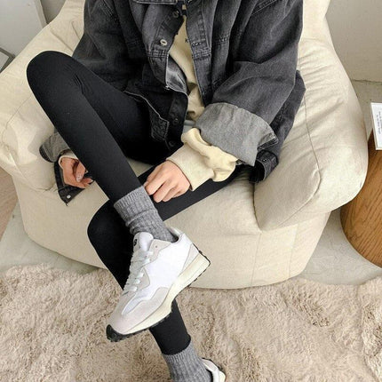 Elegant Cashmere Blend Women's Winter Socks Inspired by Japanese Style - Très Elite