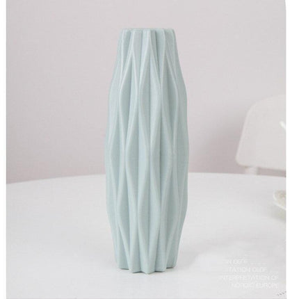 Elegant Ceramic-Finish Plastic Vase with Nordic Charm