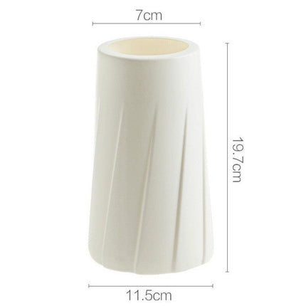 Elegant Ceramic-Finish Plastic Vase with Nordic Charm