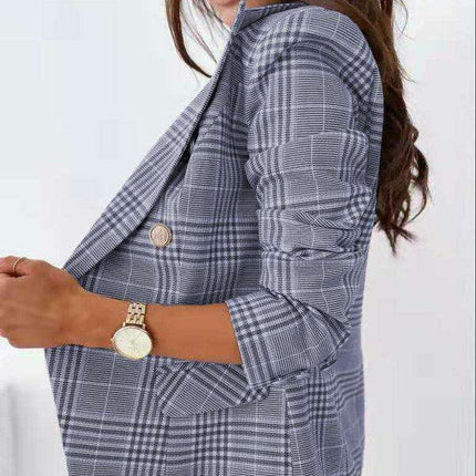 Elegant Checkmate Ensemble | Stylish Plaid Double-Breasted Jacket for Ladies - Très Elite