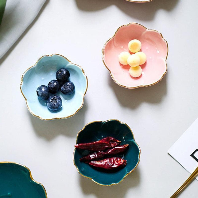 Elegant Cherry Blossom Ceramic Dishes for Seasoning and Trinket Display - Très Elite