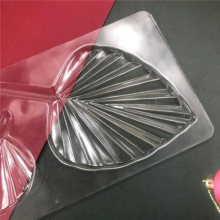 Elegant Chocolate Leaf Mould: Craft Exquisite Dessert Designs - Très Elite