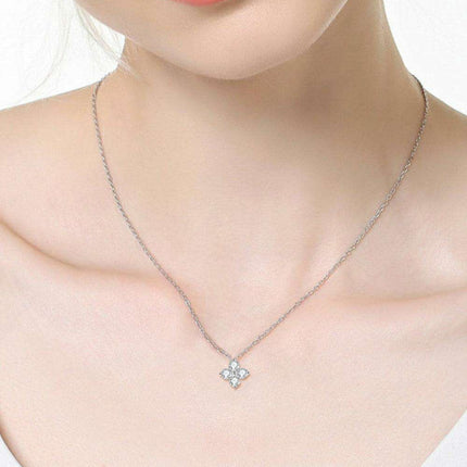 Elegant Clover Pendant Necklace with Lab-Diamonds in Platinum and Gold Finish - Très Elite