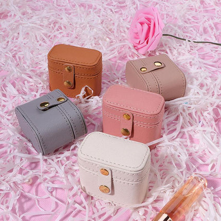 Elegant Compact Leather Jewelry Case with Soft Flannel Interior - Très Elite