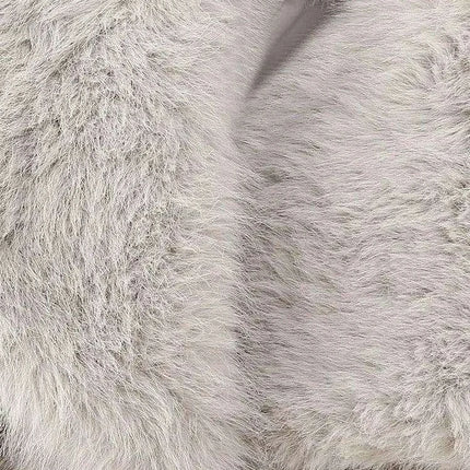 Elegant Creamy White Fur Jacket: The Ultimate Winter Fashion Statement - Très Elite