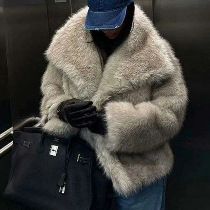 Elegant Creamy White Fur Jacket: The Ultimate Winter Fashion Statement - Très Elite