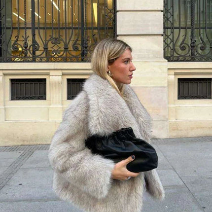 Elegant Creamy White Fur Jacket: The Ultimate Winter Fashion Statement - Très Elite