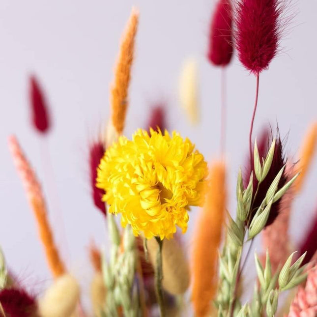 Elegant Dried Flower Arrangement: A Touch of Luxury for Home Decor