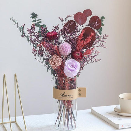 Elegant Eucalyptus and Daisy Dried Floral Display - Très Elite