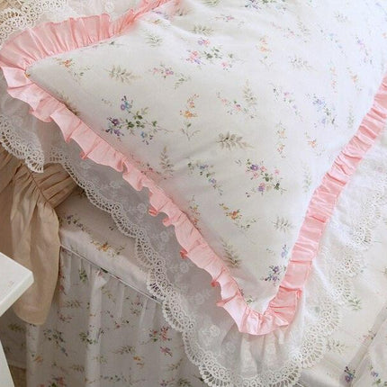 Elegant European Lace Ruffle Pillowcase - Classic White Luxury - Très Elite