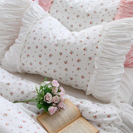 Elegant European Lace Ruffle Pillowcase - Classic White Luxury - Très Elite