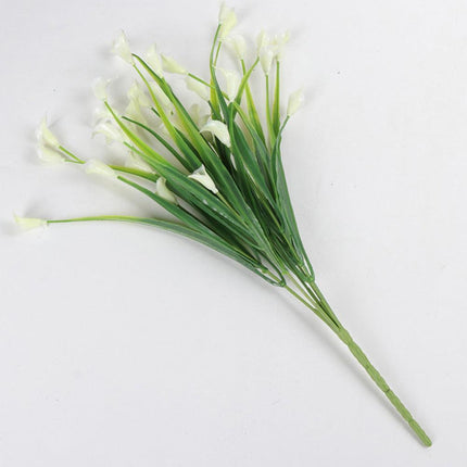 Elegant Faux Calla Lily Floral Arrangement for Stylish Home Accents..