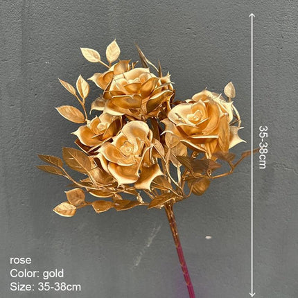 Elegant Golden Maple Leaf Home Decor Accent - Stunning Decorative Piece - Très Elite