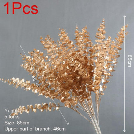 Elegant Golden Maple Leaf Home Decor Accent - Stunning Decorative Piece - Très Elite