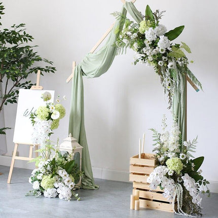 Elegant Green Silk Floral Arrangement for Wedding Decor - Maison d'Elite's JAROWN Flower Row - Très Elite