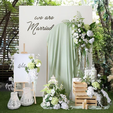 Elegant Green Silk Floral Arrangement for Wedding Decor - Maison d'Elite's JAROWN Flower Row - Très Elite