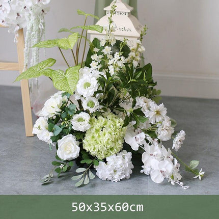 Elegant Green Silk Floral Arrangement for Wedding Decor - Maison d'Elite's JAROWN Flower Row - Très Elite
