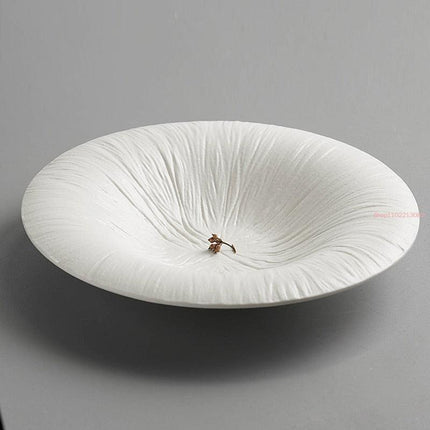 Elegant Handcrafted Ceramic Steak Plate with Unique Volcanic Design - Très Elite