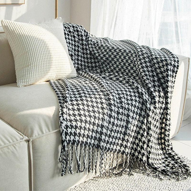 Elegant Houndstooth Plaid Cotton Knit Throw Blanket - Timeless Home Accessory