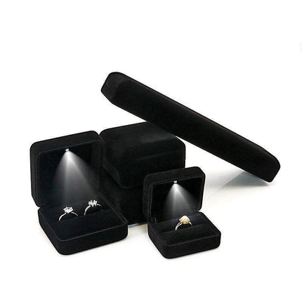 Elegant LED Velvet Jewelry Display Cases for Exquisite Presentation - Très Elite