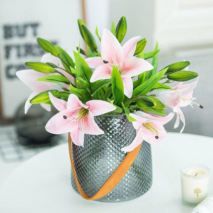 Elegant Lily Floral Arrangement: Stunning Artificial Flower Set for Home and Event Decor - Très Elite