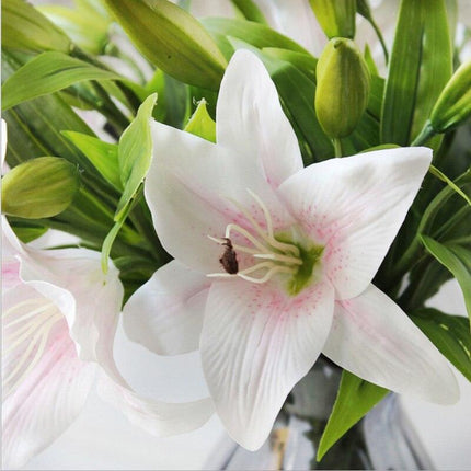 Elegant Lily Floral Arrangement: Stunning Artificial Flower Set for Home and Event Decor..